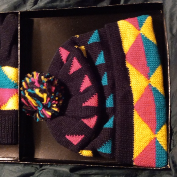 RISING STAR Girl's 7/14 Hat & Gloves winter set multiple colors NWT - Picture 2 of 6